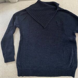 Matty M Black Turtleneck Sweater with Ribbed Knit